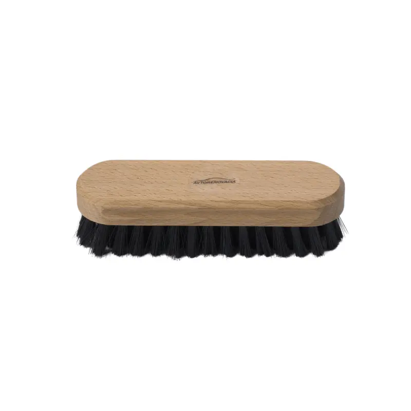 Brush for textile and carpet. With synthetic fibre